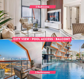 Apartment with City Skyline View Pool & Gym Access